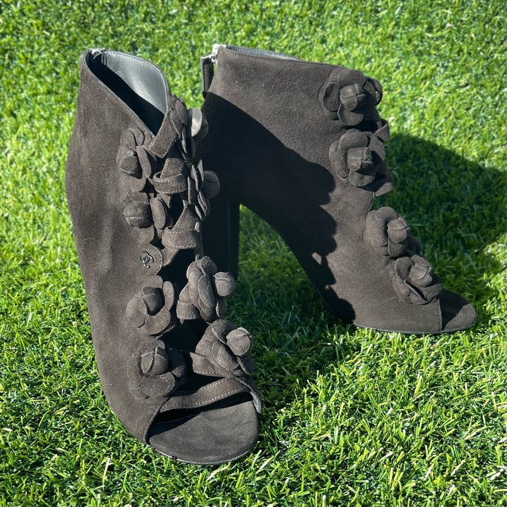 NWT!  CHANEL Black Suede Camellia Flower CC Logo Short  Boots